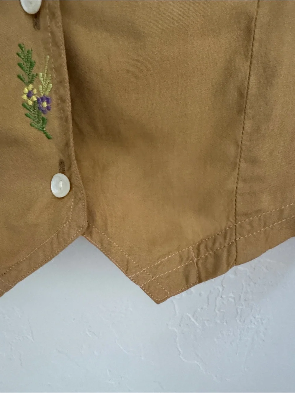 $5 CLOSET CLOSING Vintage 80s 90s Tan Blouse Floral Embroidery Cottagecore Top - Picture 4 of 10